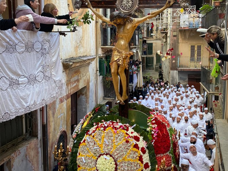 Feste Religiose: L’Anima Profonda della Sicilia