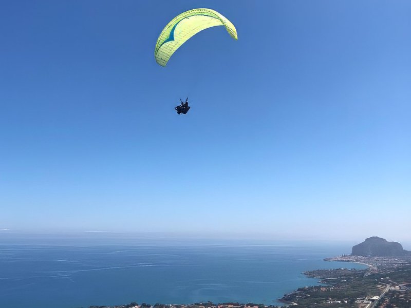 Parapendio: Vola sull’Isola